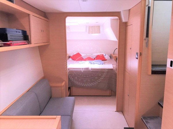2011 LAGOON 450 F