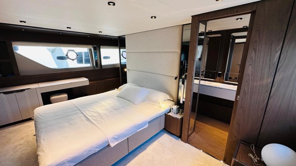 2022 FERRETTI 780