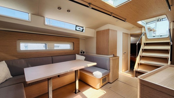 2024 BENETEAU OCEANIS 54