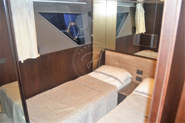 2017 FERRETTI 850