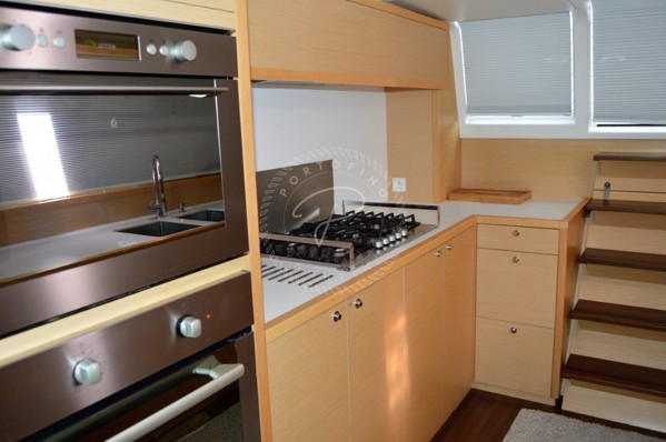 2012 LAGOON 620