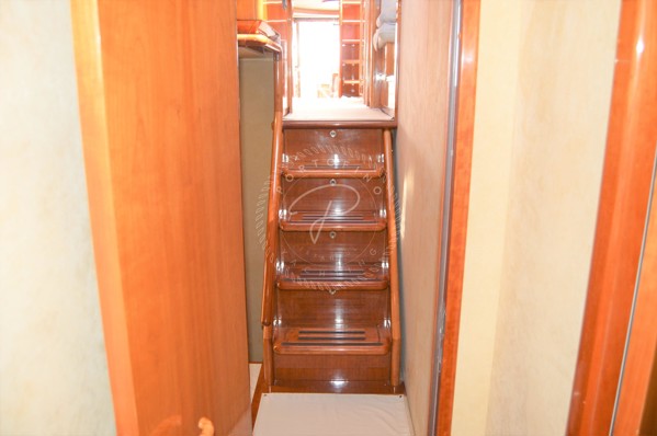 2001 FERRETTI YACHTS 80
