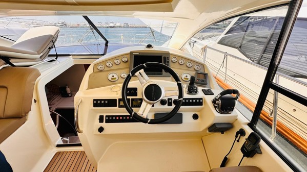 2011 PRESTIGE 440 S 