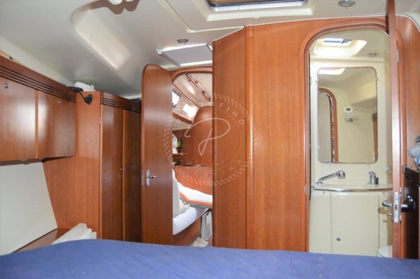 2005 DUFOUR 44