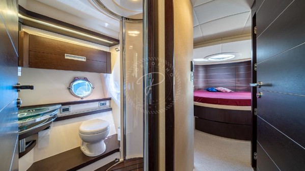 2009 AZIMUT 68S