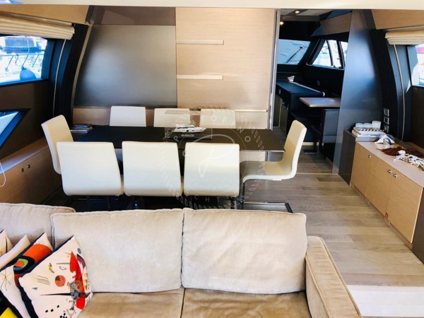 2016 FERRETTI 750