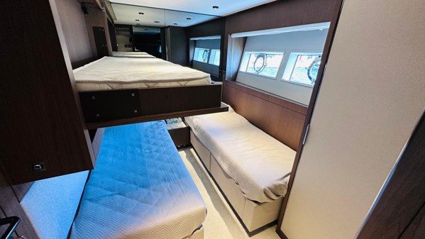 2022 FERRETTI 780