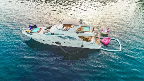 2011 AZIMUT 62 FLY
