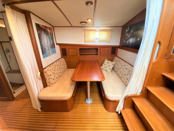 2004 GRAND BANKS EASTBAY 54 SX