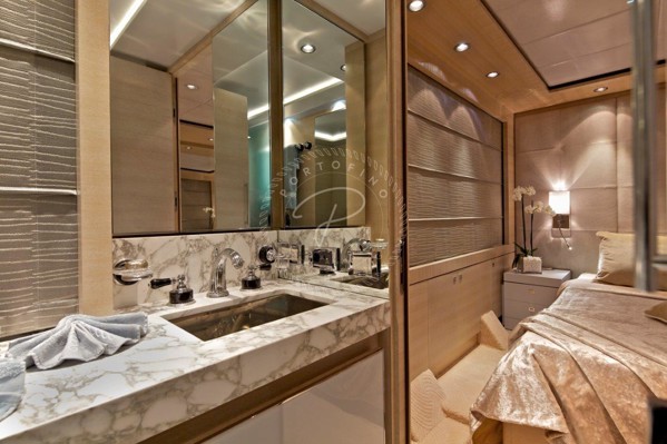 2011/2017 GOLDEN YACHTS CUSTOM 40M