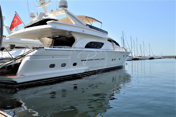 2001 FERRETTI YACHTS 80