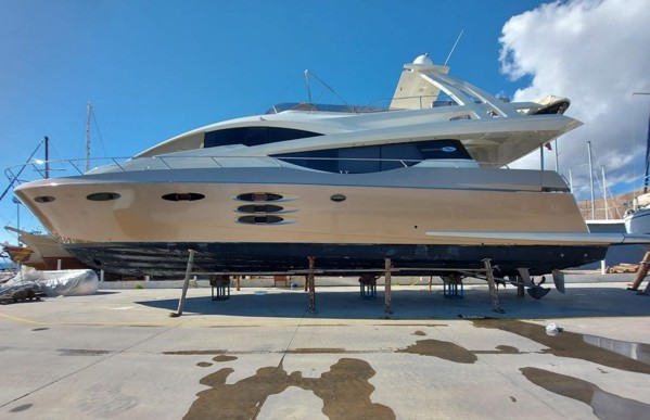 2010 NUMARINE 78 FLY