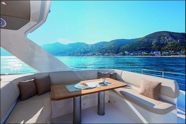 2017 ABSOLUTE NAVETTA 52