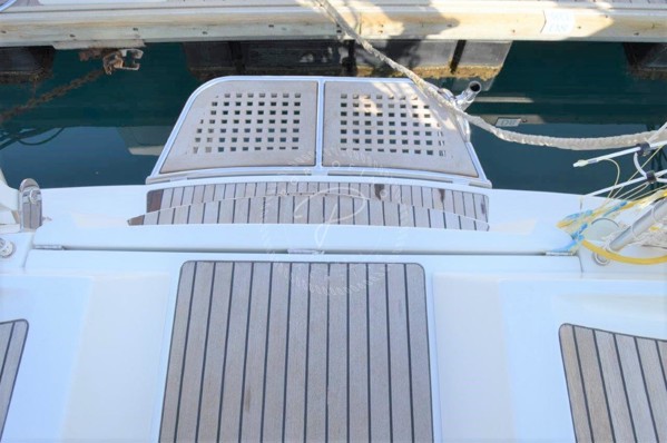 2012 JEANNEAU 53