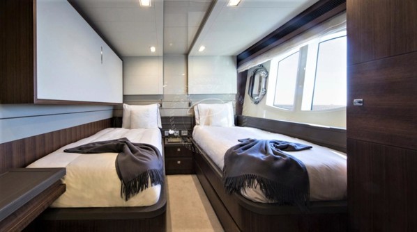 2012 | 2016 FERRETTI CUSTOMLINE 100