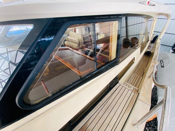 2013 GREENLINE 40 HYBRID