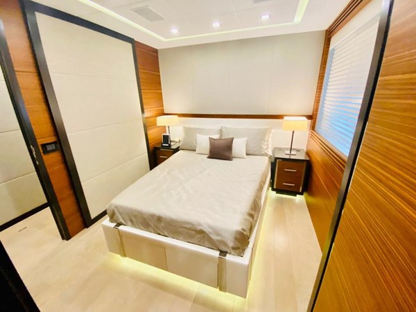 2015 MANGUSTA 132