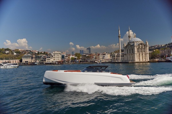 2021 VANQUISH 45 
