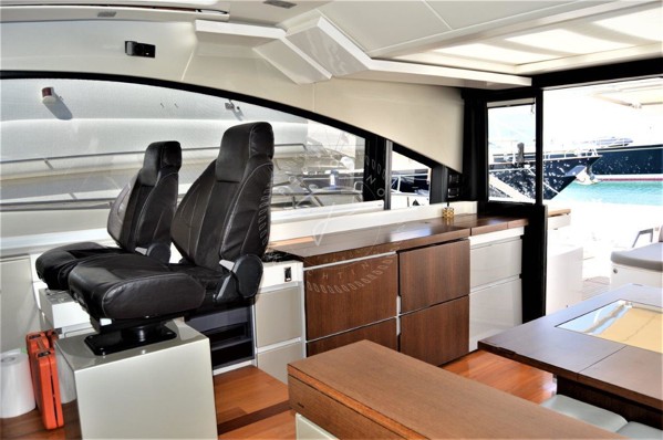 2012 FAIRLINE TARGA 58