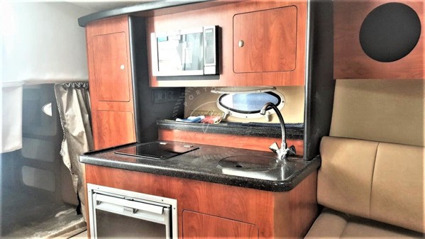 2011 RINKER 280 EC