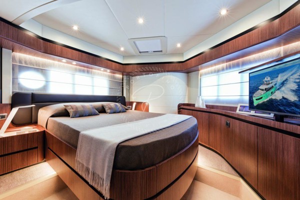 2017 ABSOLUTE NAVETTA 52