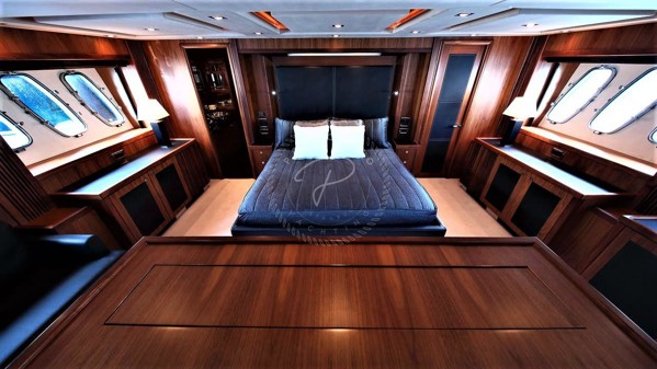 2009 SUNSEEKER PREDATOR 108