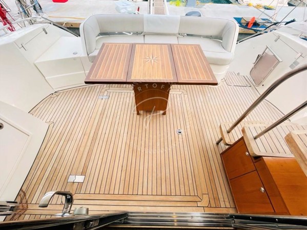 2009 FAIRLINE PHANTOM 48