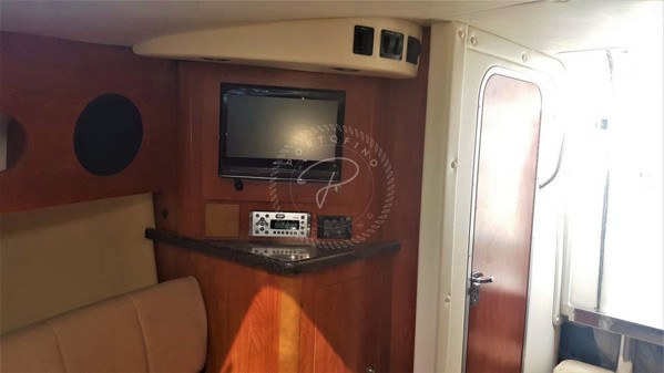 2011 RINKER 280 EC