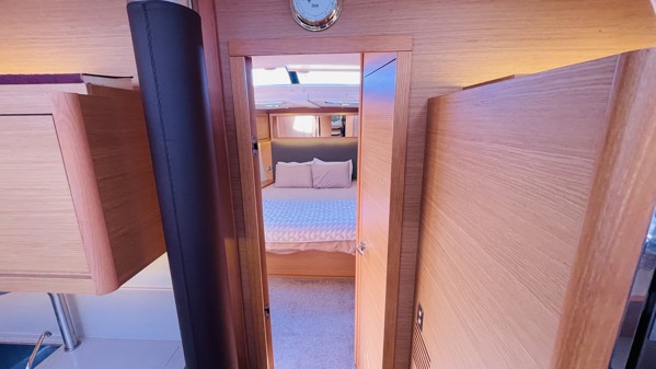 2021 DUFOUR 530