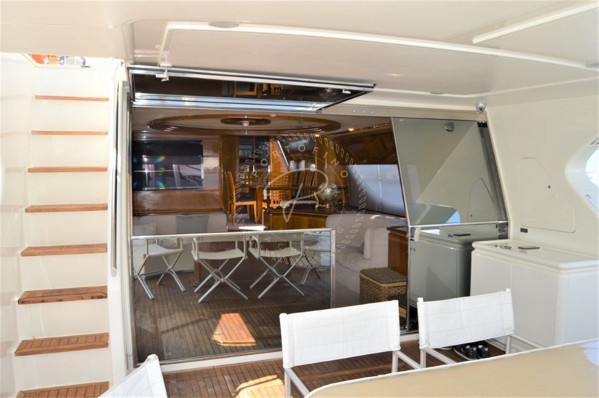 2001 FERRETTI YACHTS 80