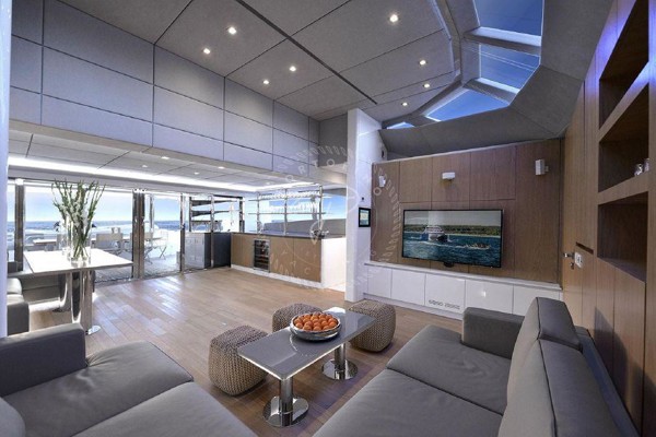2015 SUNREEF 70 POWER