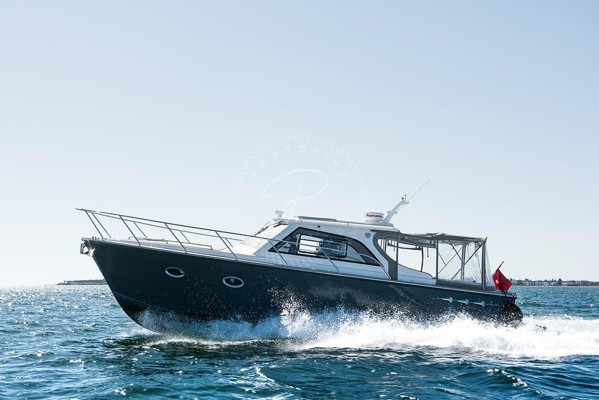 2015 YUKA 12MT LOBSTER