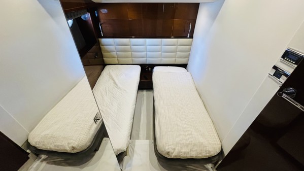 2012 PRINCESS 64