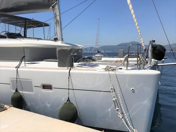 2011 LAGOON 450 F