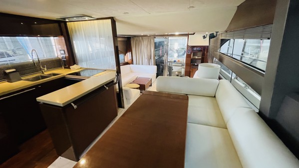 2012 PRINCESS 64