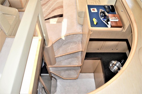 2006 FERRETTI 550 FLY