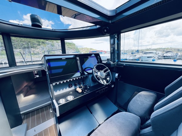 2017 XO BOATS 360