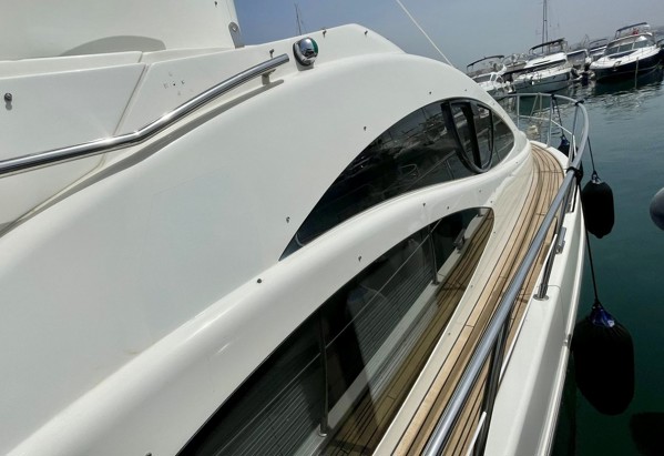2003 AZIMUT 42 FLY