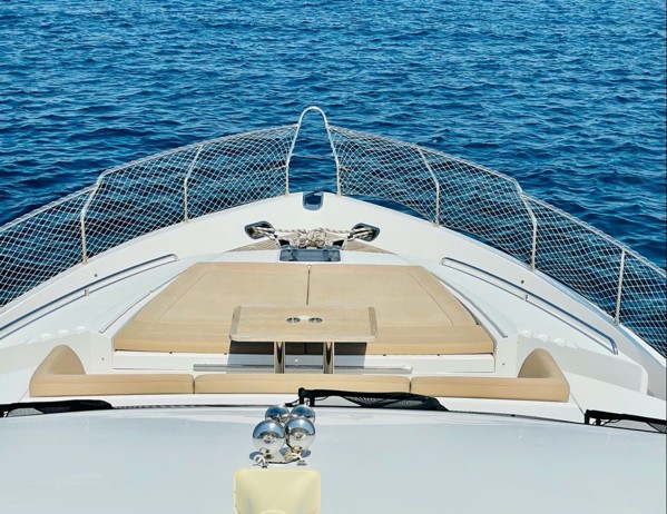 2010 PRINCESS 85
