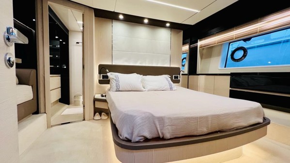 2017 AZIMUT 72 FLY