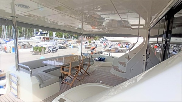 2012 AZIMUT 78 FLY