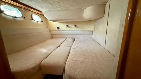 2002 PRINCESS 40
