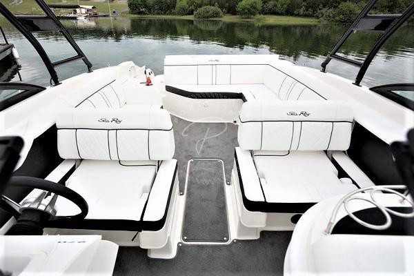 2015 SEA RAY 270 SUNDECK