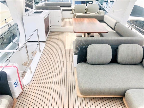 2017 AZIMUT 66 FLY