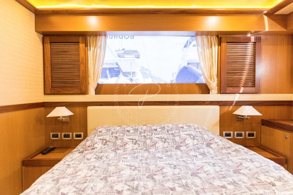 2006 FERRETTI 690 ALTURA