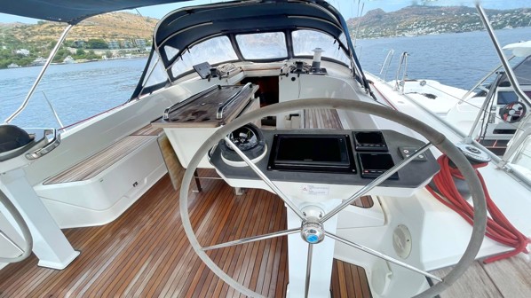 2015 BAVARIA 56 CRUISER