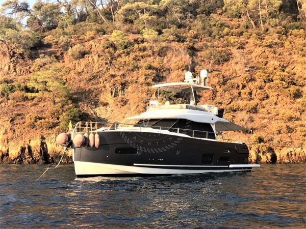 2015 AZIMUT MAGELLANO 53