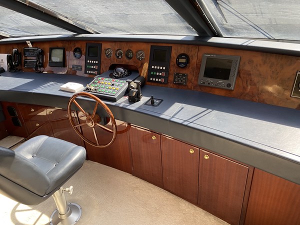 2000 FALCON 86