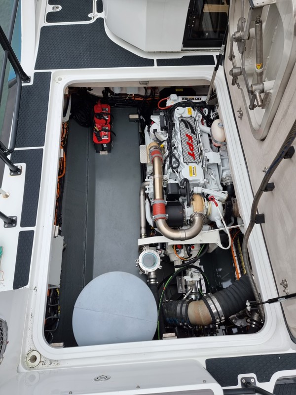 2021 HYDROLIFT PATROL 42 DISCOVER