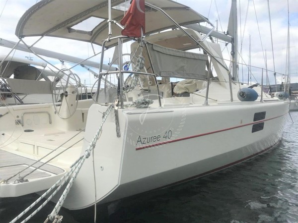 2012 AZUREE 40 VOYAGE
